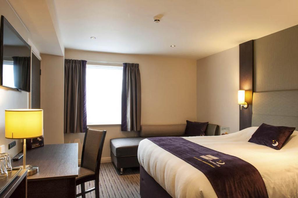 Premier Inn Southampton West Ower Exterior foto